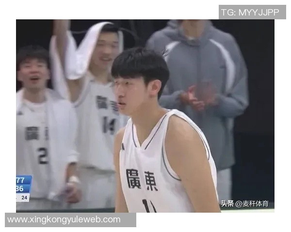 全运U22男篮半决赛广东队轻松战胜上海队李奕臻表现出色砍下18分5板2助 全运U22男篮半决赛广东队轻松战胜上海队李奕臻表现出色砍下18分5板2助