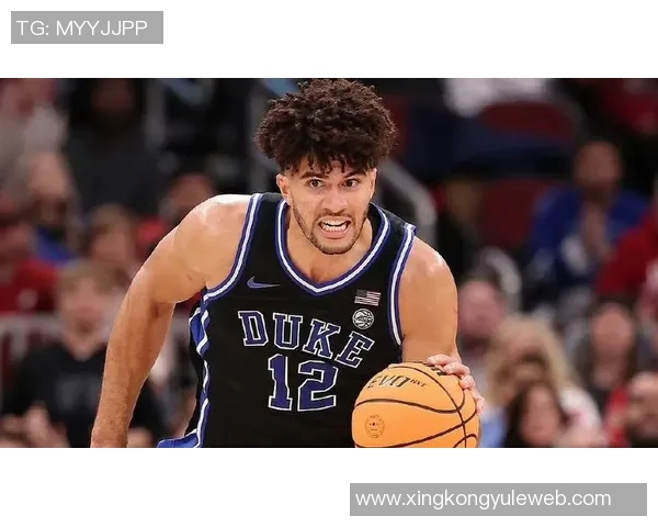 布泽尔亲临赛场助阵两子表现各异卡梅隆状态起伏凯登得分不佳 布泽尔亲临赛场助阵两子表现各异卡梅隆状态起伏凯登得分不佳