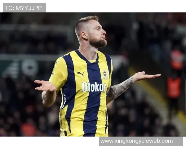 费内巴切冬窗求购莱万遭拒绝球员希望留队至明夏